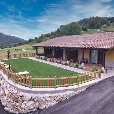 Apartamentos Fuente La Pipa Avin Luaran gambar