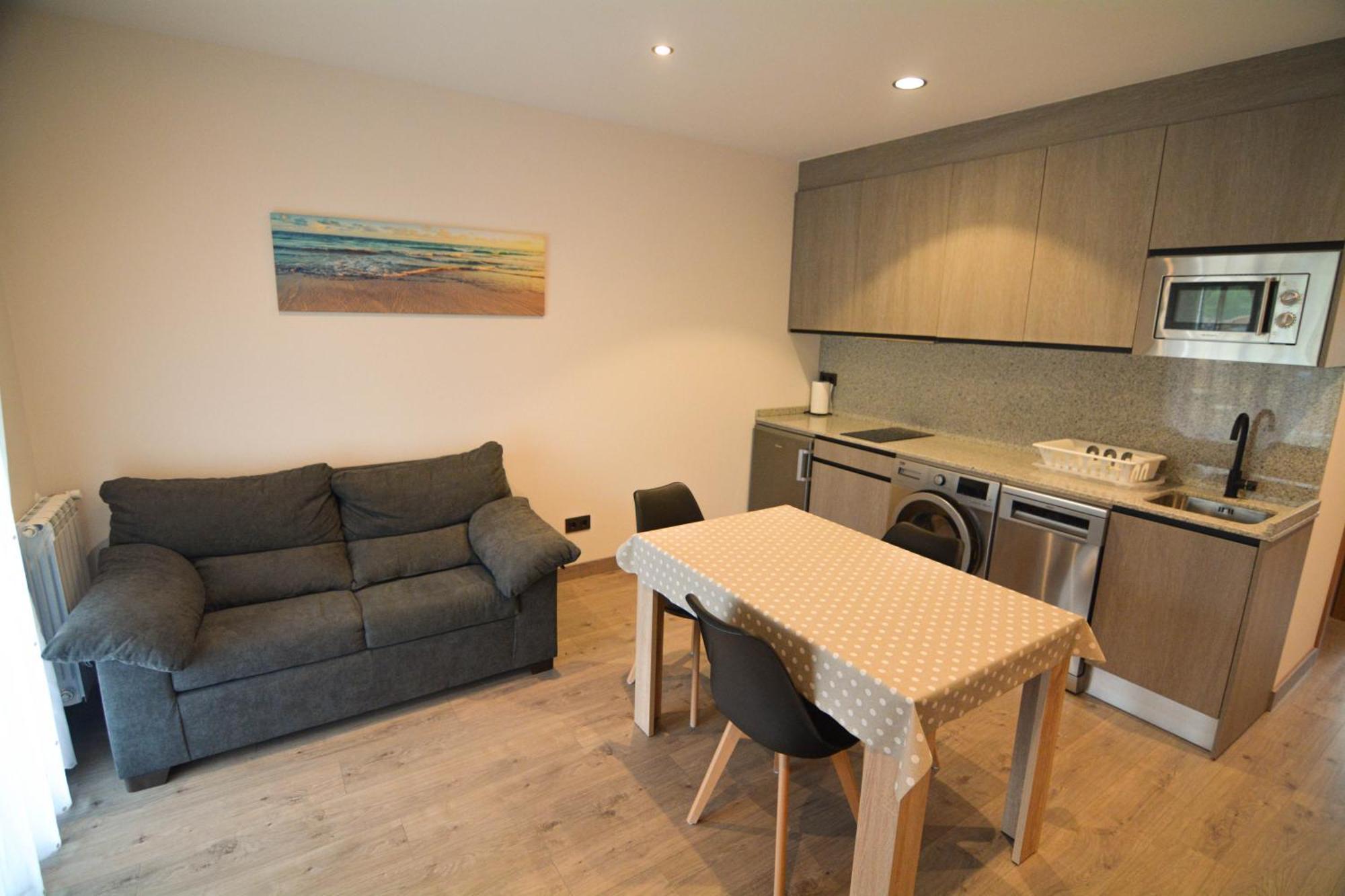 Apartamentos Fuente La Pipa Avin Luaran gambar